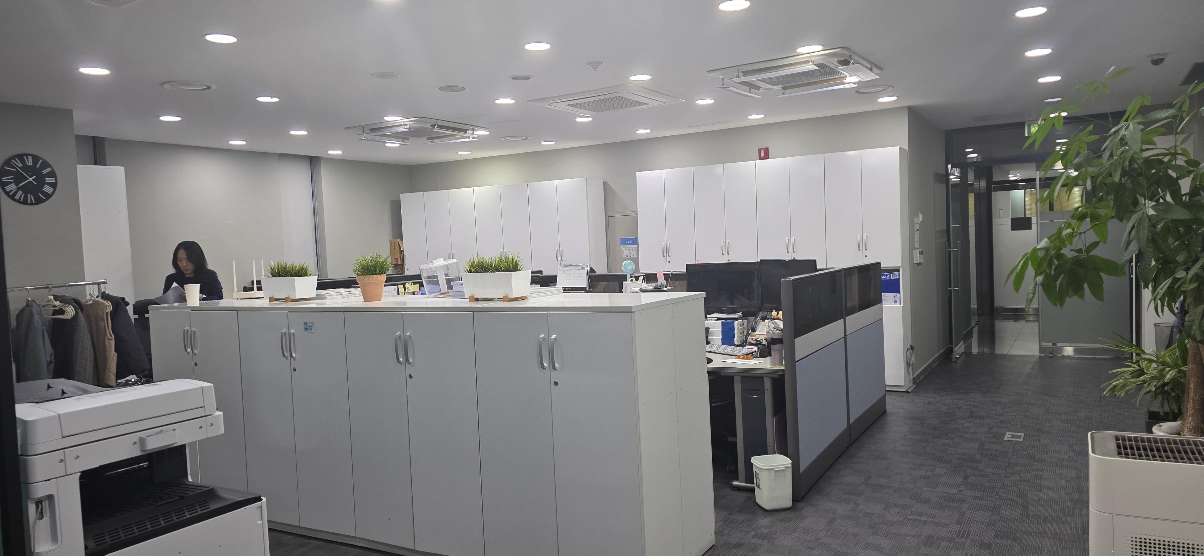 Tax Count 사무실 내부